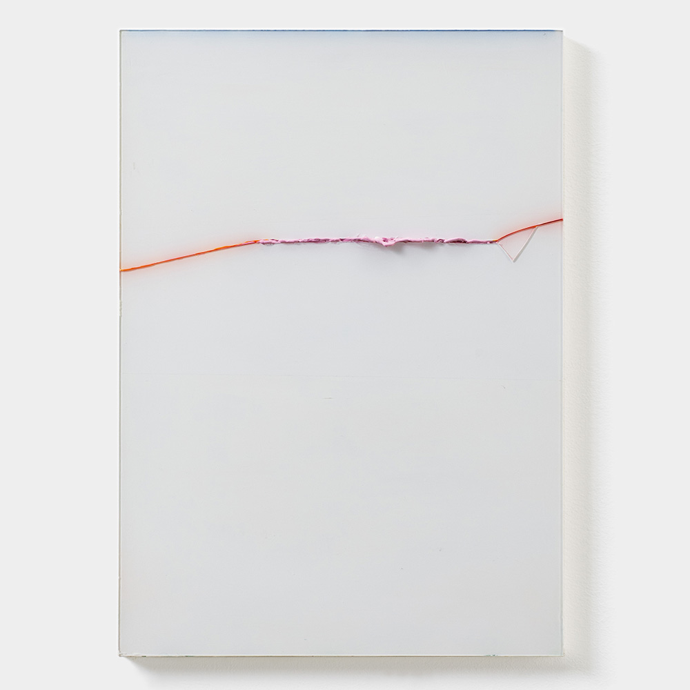Rosa aus Orange durch Weiß, 2019, Acryl hinter und durch Plexiglas, 42 x 30 cm