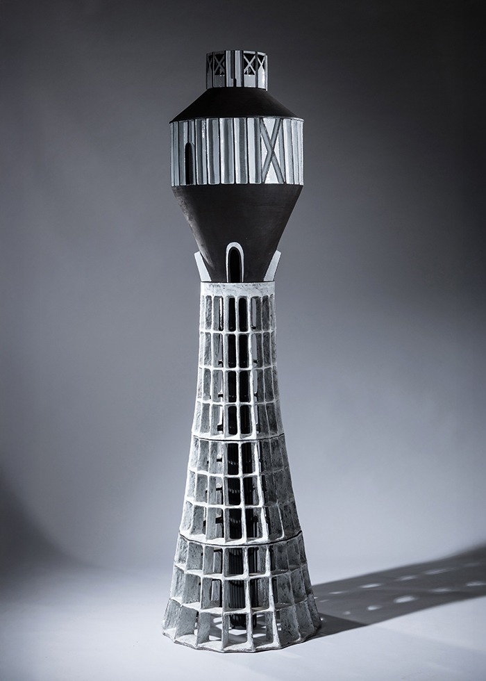 Arnskötter_Chateau d´eau, 2022, Keramik, 230x64x64 cm